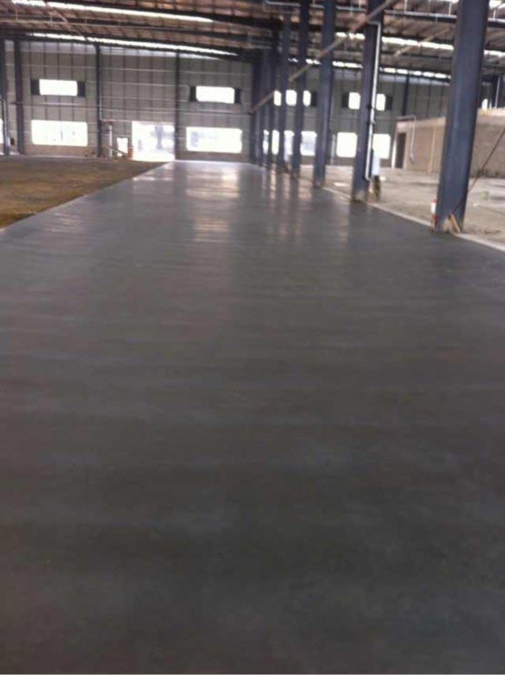 崇州南平鋁業生產車間10000平方金剛砂地坪順利開工